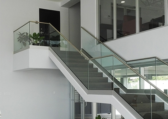 Glass railing 